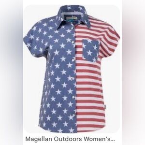 Like New Magellan Outdoors Patriotic Short Sleeve Button Down Shirt Size: S